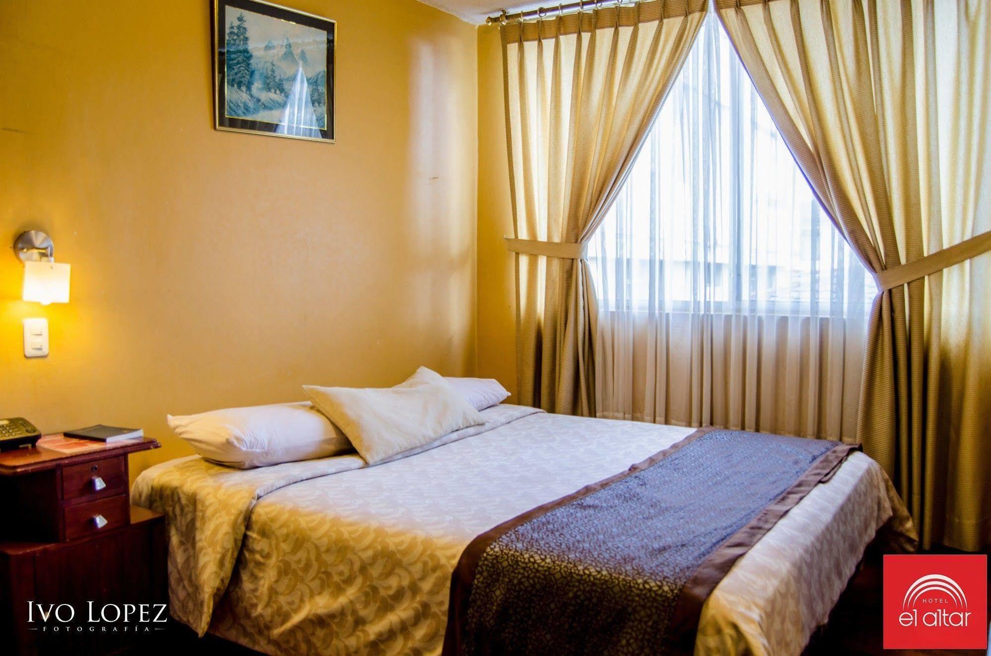 Hotel El Altar Riobamba Bagian luar foto