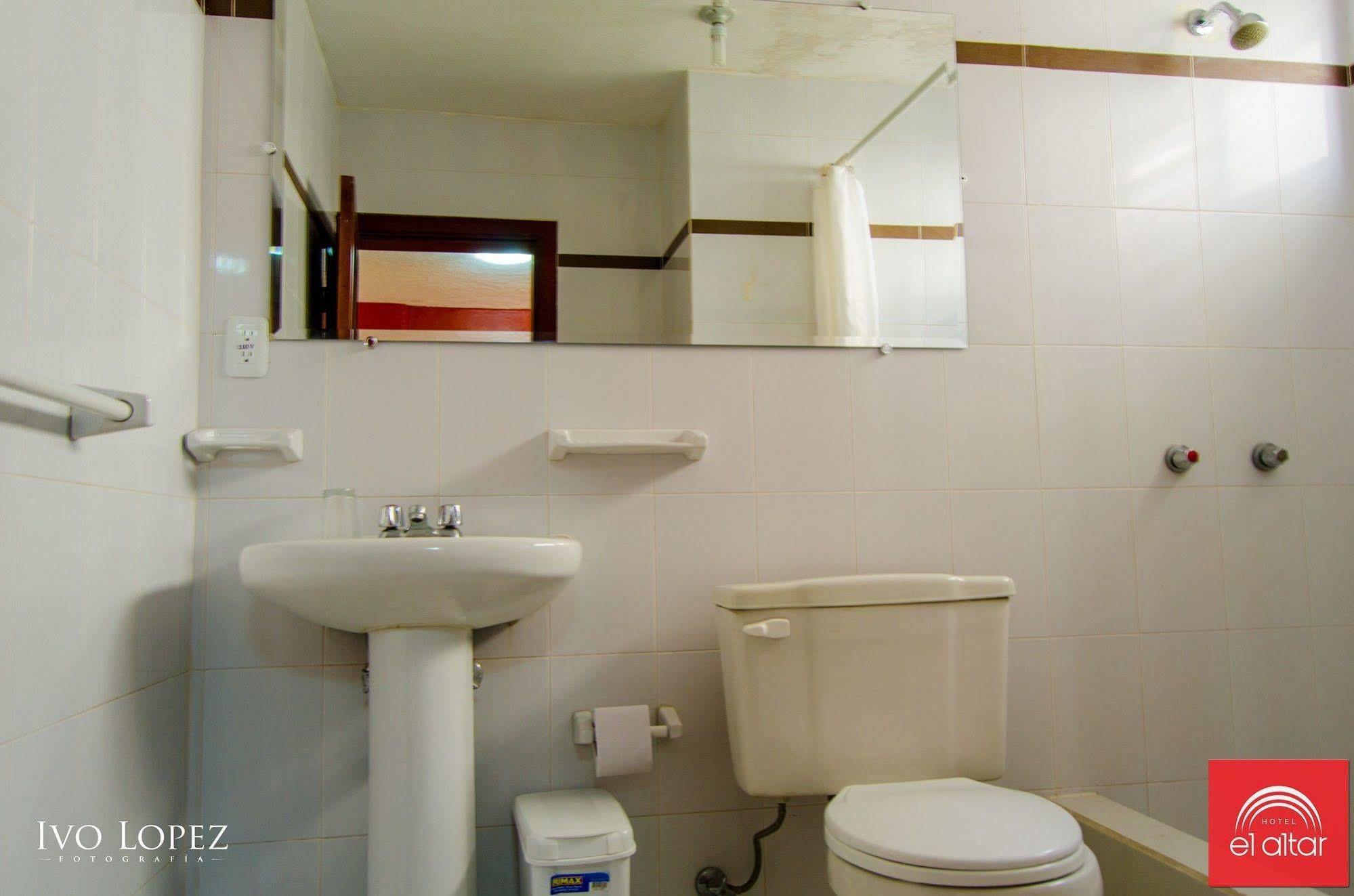 Hotel El Altar Riobamba Bagian luar foto