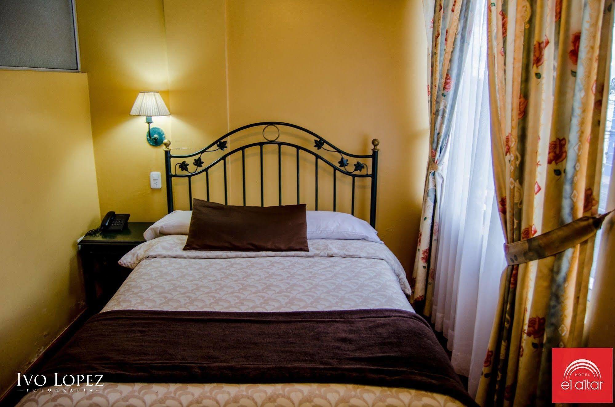Hotel El Altar Riobamba Bagian luar foto