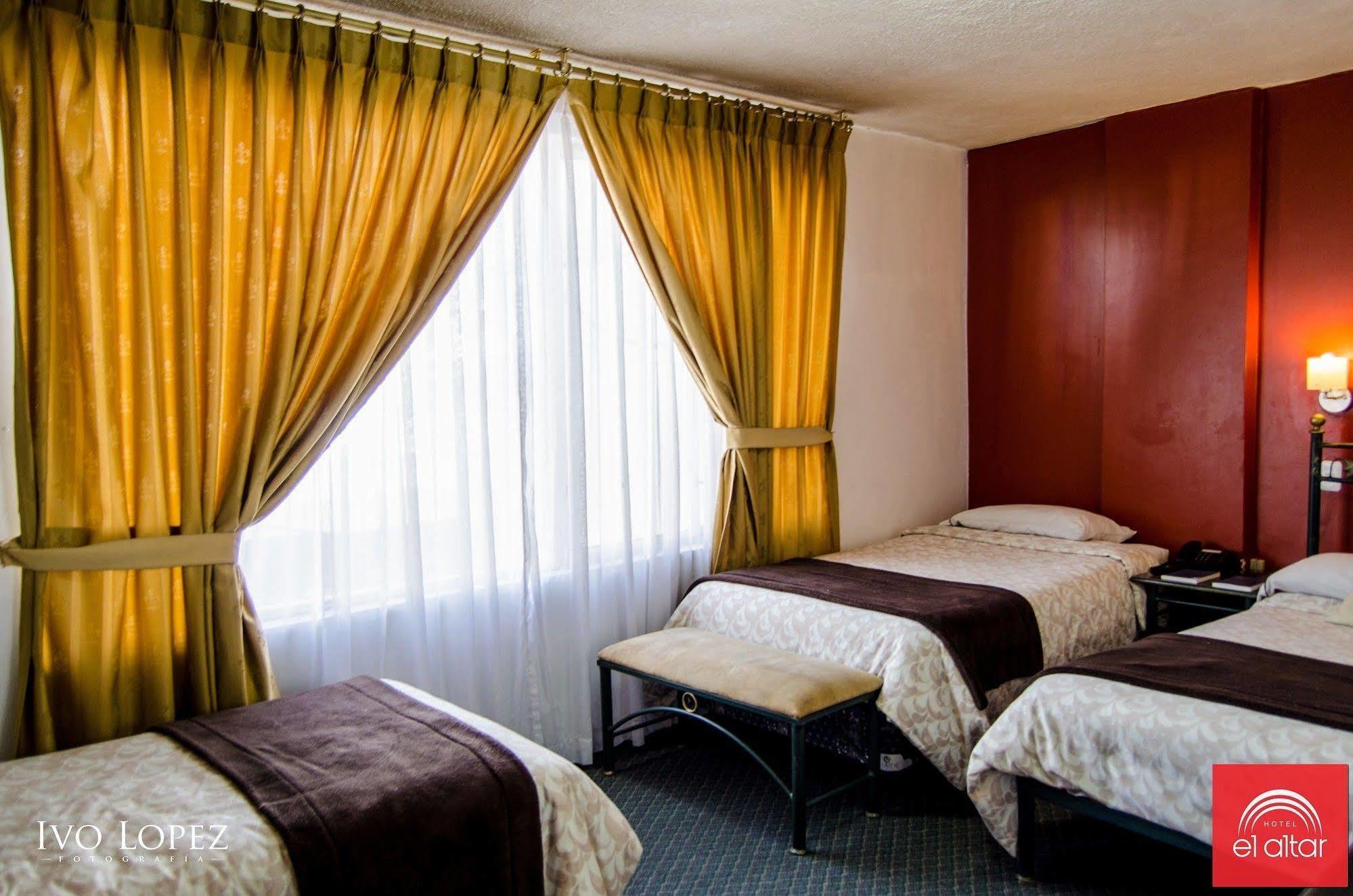 Hotel El Altar Riobamba Bagian luar foto