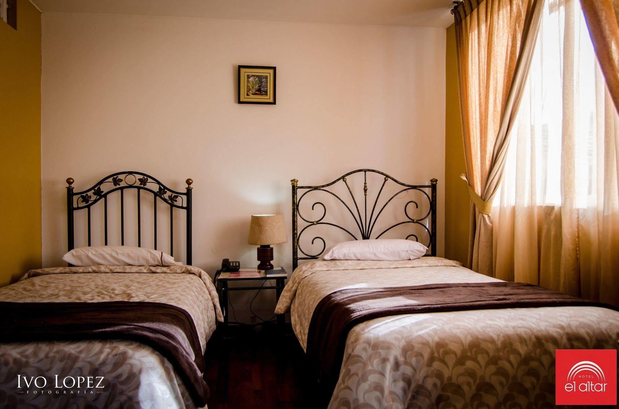 Hotel El Altar Riobamba Bagian luar foto