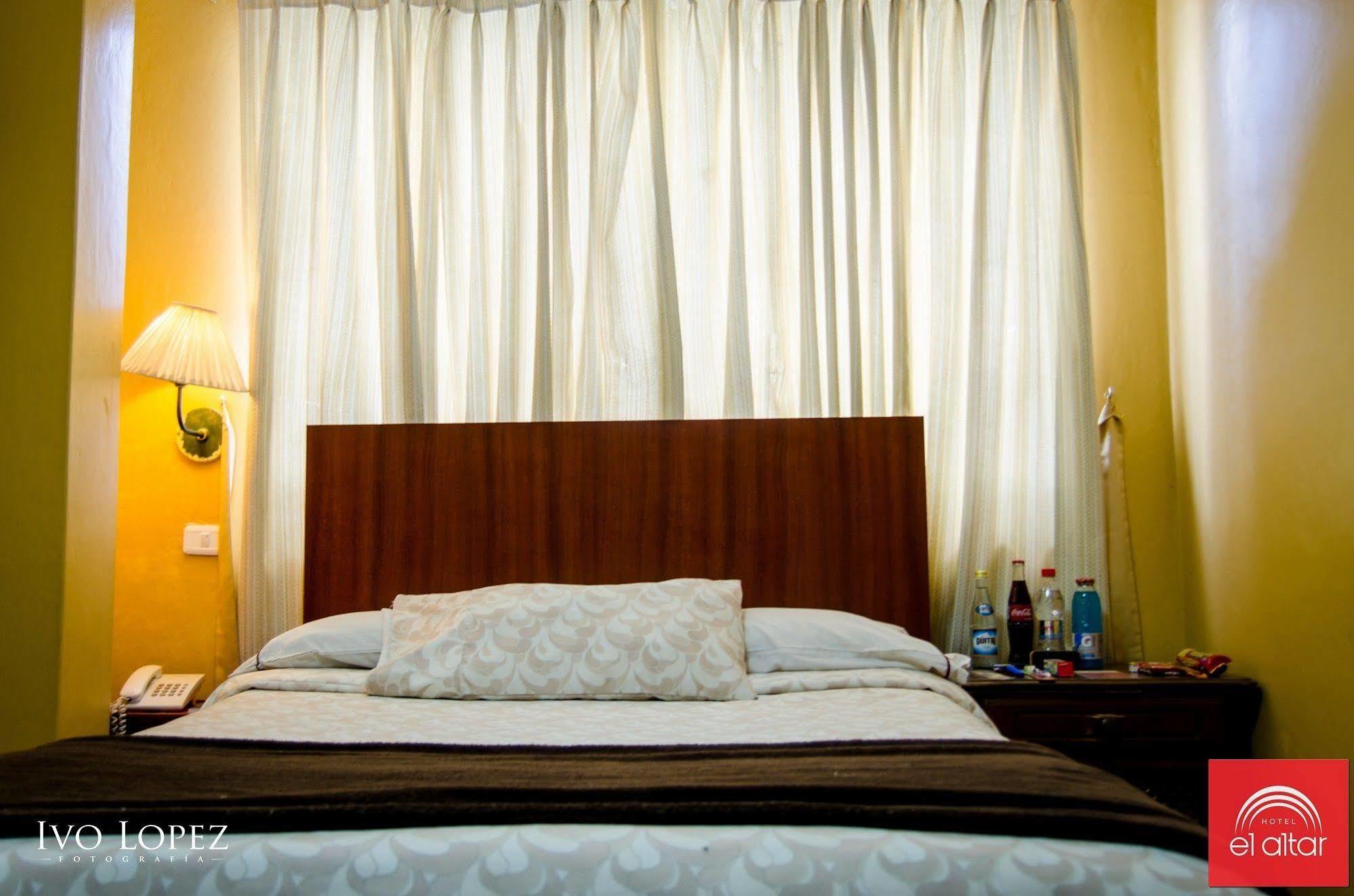 Hotel El Altar Riobamba Bagian luar foto
