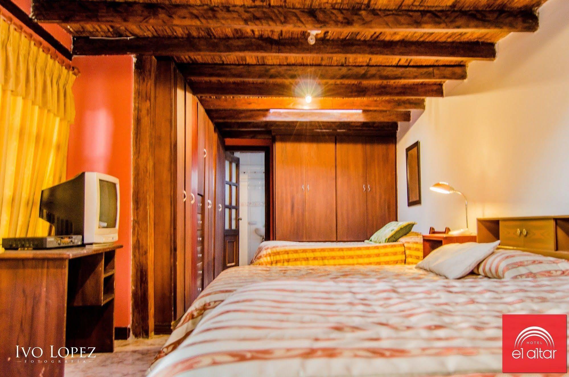 Hotel El Altar Riobamba Bagian luar foto